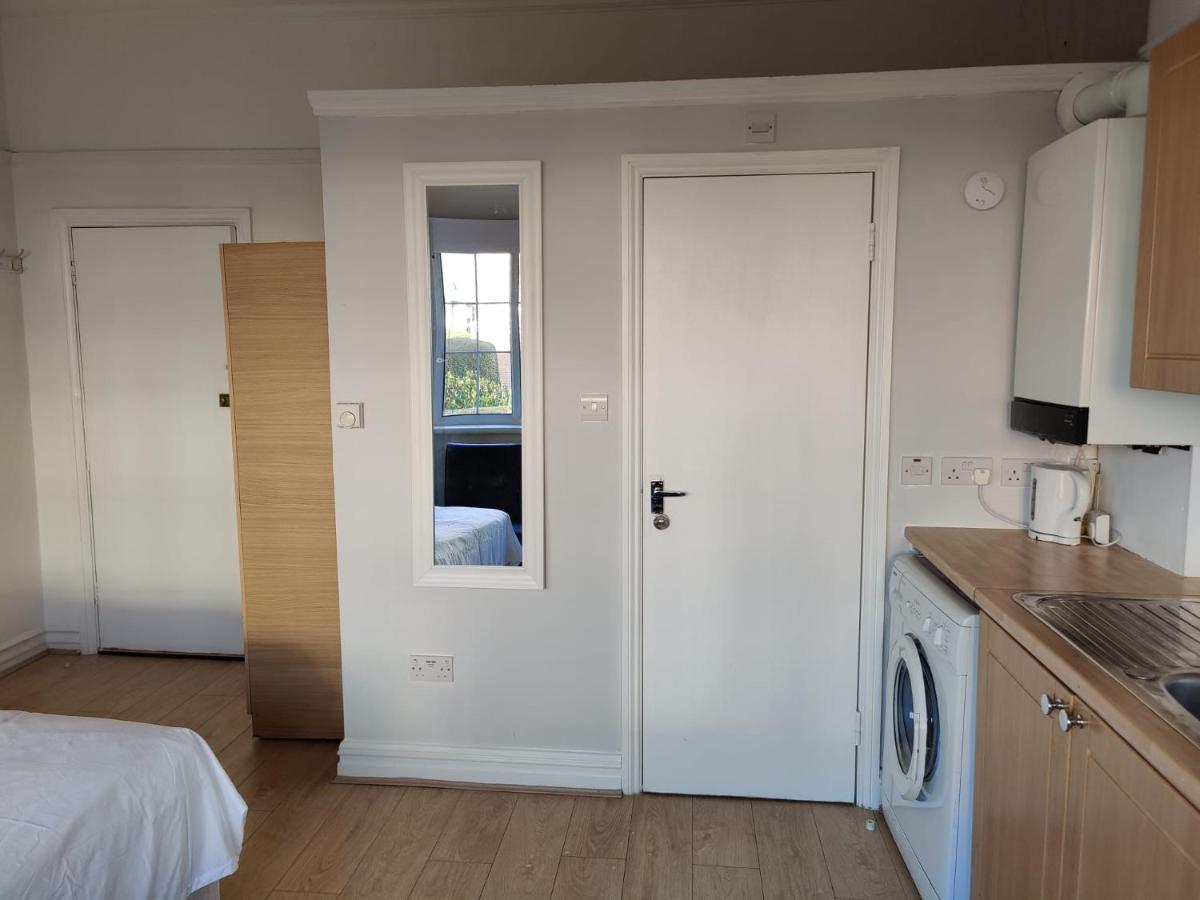 런던 Studio On Golders Green Road 아파트 외부 사진