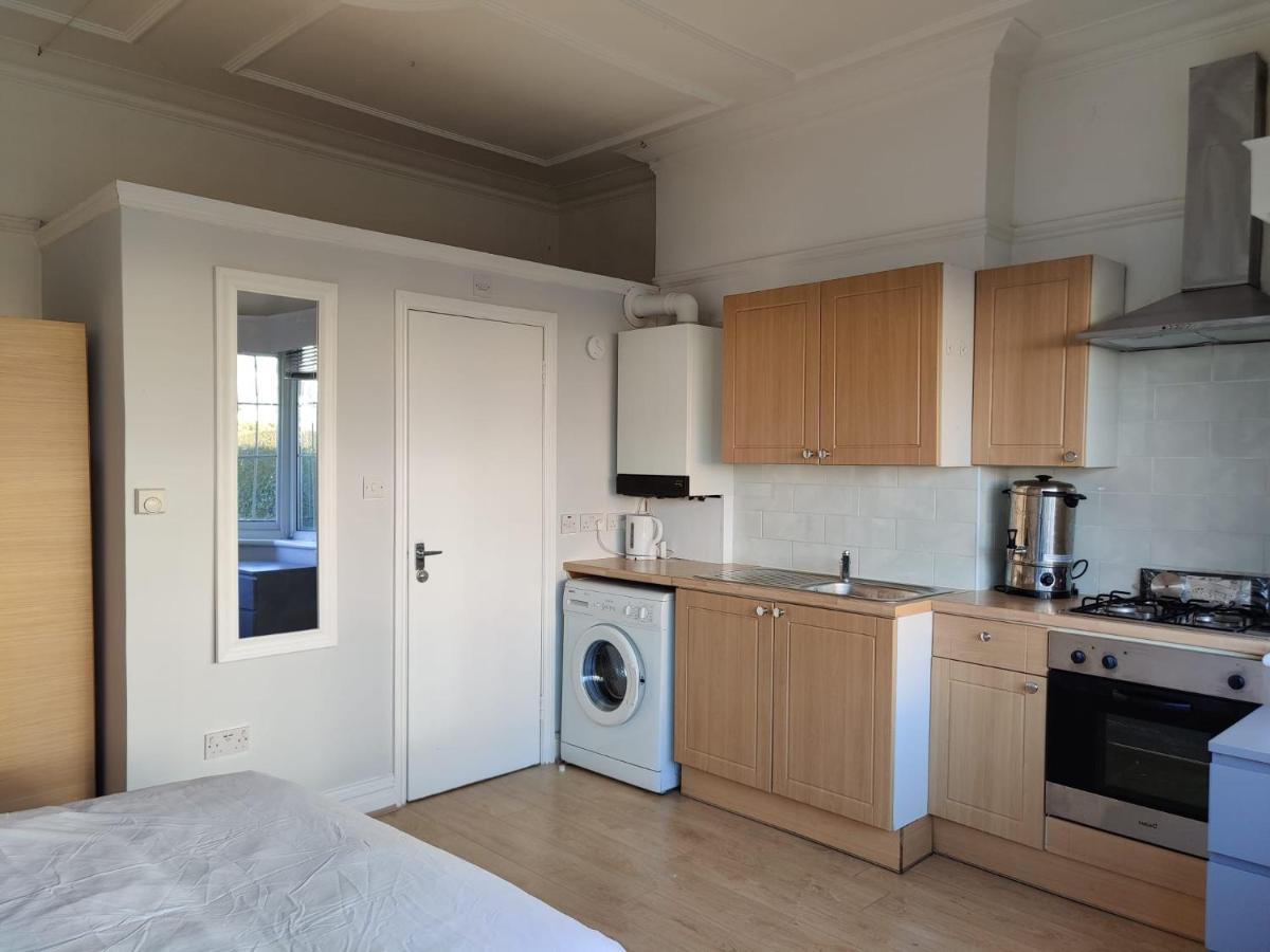 런던 Studio On Golders Green Road 아파트 외부 사진